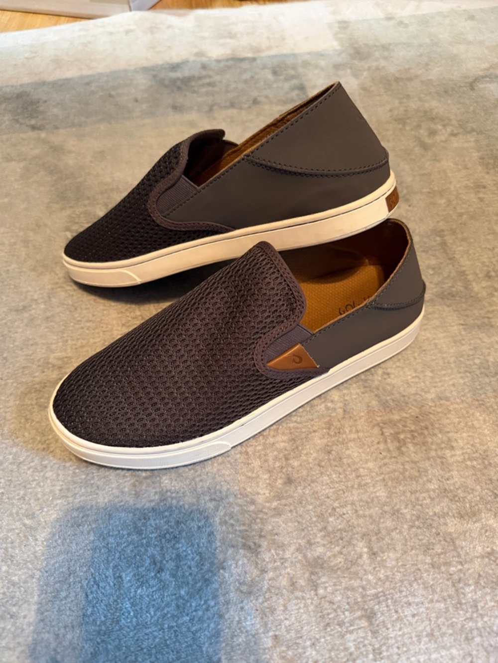Olukai Pehuea size women’s 8.5